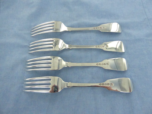 Antico set quattro - set,
