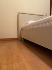letto singolo legno fatto su misura di col.beige con supporto materasso in legno