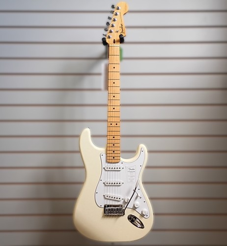 Fender standard stratocaster - fender,
