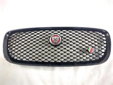 GX6M-018K28-C MASCHERINA GRIGLIA PARAURTI ANTERIORE CON STEMMA JAGUAR XF 3.0 B 4