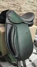 Sella da dressage in pelle