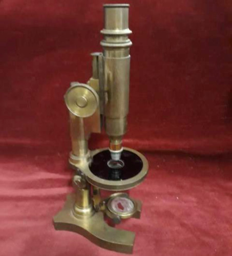 Antico microscopio ottone - in,