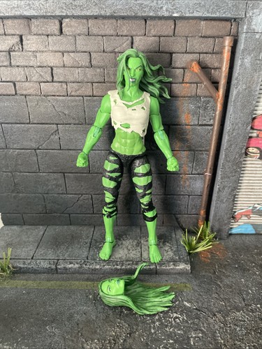 Marvel legends she hulk - legends, she-hulk