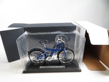 Minichamps 80430145833 - 1:43,