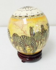 Uovo di struzzo decorativo