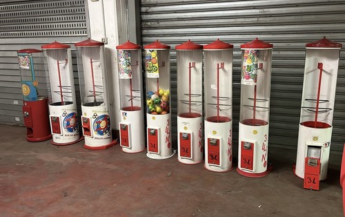 Distributore meccanico di - ,