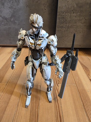 Play arts kai - play, metal