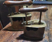 Antico Ferro Stiro Olandese Piccoli 1) cm 11 suola ferro 2) cm 14 tutto ottone