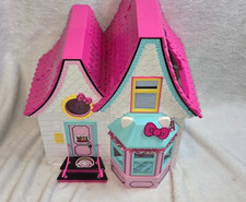 Hello Kitty & Friends Fold-Out