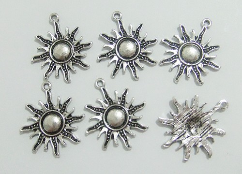 8pz ciondolo charm - sole, colore