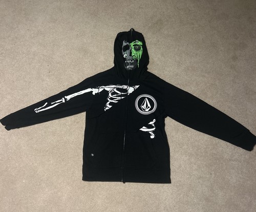Y2k 2000s skater spooky - y2k,