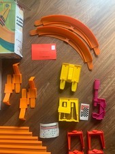 Mattel Hot Wheels Brucia Pista corsa a curve paraboliche red line