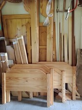 Coppia letti abete massello unibili a matrimoniale. 190x80 cm. 30 € la coppia.