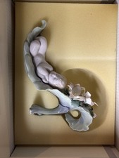 Lladro 6787 Dreaming On Dew