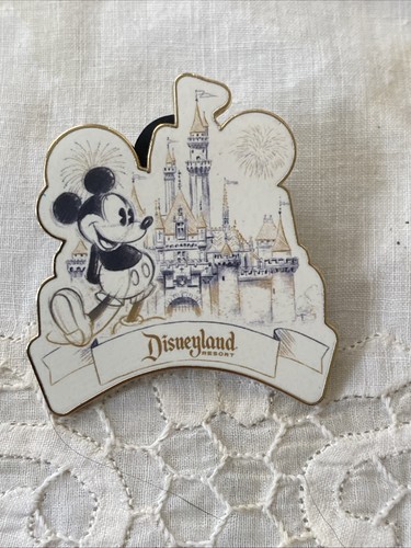 Spilla disneyland resort - spilla,