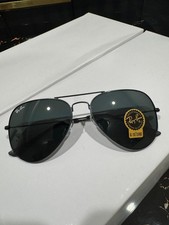 Ray-Ban RB3026 Aviator Large Metal – Elegante montatura nera con lenti classiche