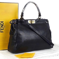 Borsa a tracolla Fendi Peekaboo Iconic Medium Celeria nera mai usata senza...