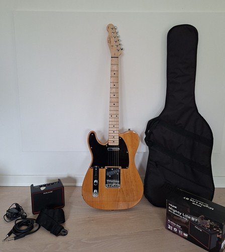 Chitarra elettrica con - chitarra,