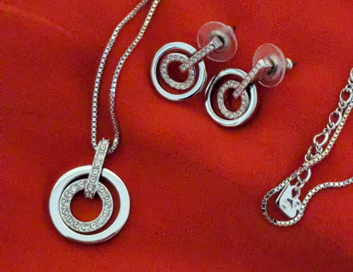 Beautiful rare swarovski - beautiful,