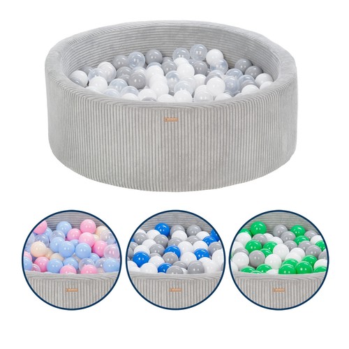 Piscina con 200 palline