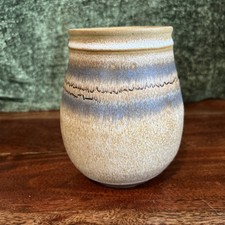 Vaso vintage in gres ceramica da studio KAMINI, timbrato sul retro alto circa 5,5”
