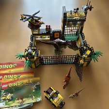 LEGO 5887 Dino Defense HQ