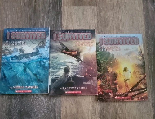 Survived graphic novel - graphic, lot