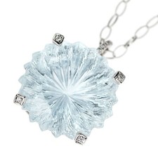 Collana con ciondolo in