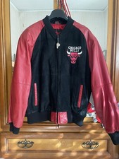 Chicago Bulls Pro Player Vintage 90s Varsity Bomber Jacket - M