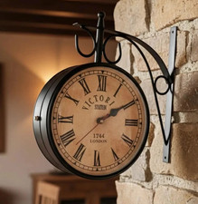 Victoria station clock - station,