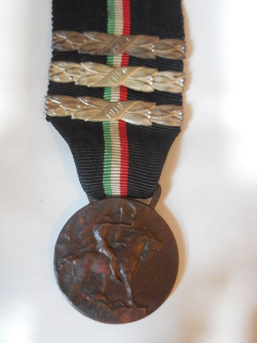 Medaglia per anni di - per,