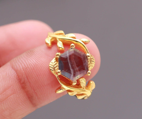 Anello foglia esagonale
