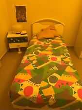 cameretta bambini usata pochissimo in buonissime condizioni. Completa di tutto.