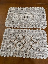 Gruppo di n. 2 CENTRI VINTAGE RETTANGOLARI COL. ECRU' FATTI A MANO ALL'UNCINETTO