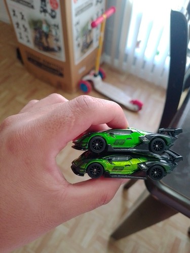 Hot wheels premium - hot,