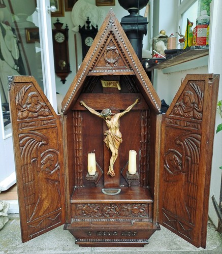 Altare domestico neogotico con
