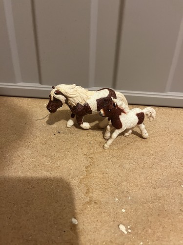 Retired schleich pinto pony - schleich,