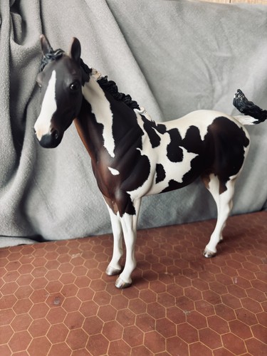 Peterstone model horse ish - model,