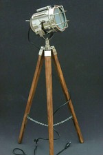 Lampada da terra con luce di