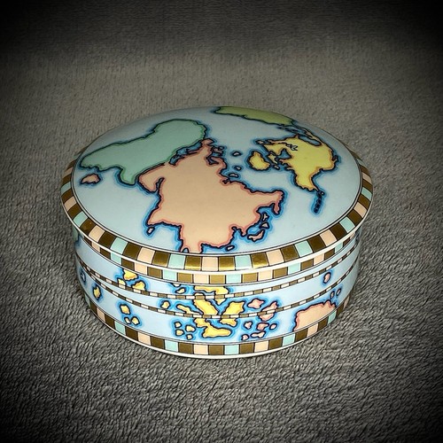 Tiffany world map - co,