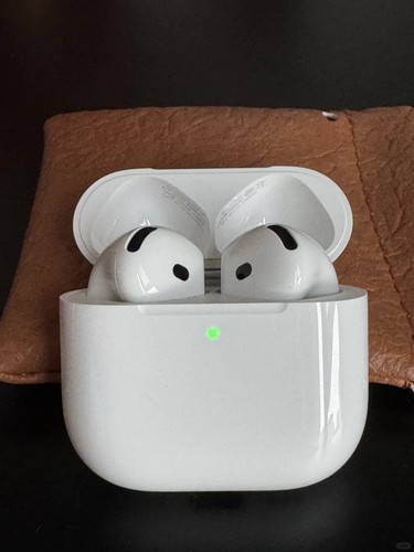 New sealed alrpods 4th - sealed,