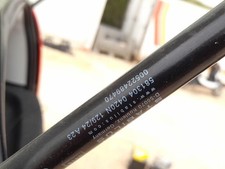 522489470 tailgate shock