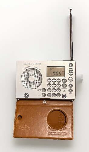 Grundig p2000 world band - world,