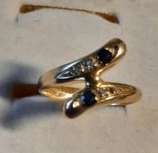 Anello in oro 750,18 Kt.,con zaffiri e brillantin, Contrarie' Da Eredita'3,11gr.