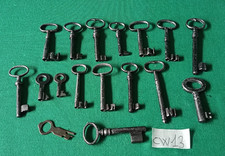 LOTTO 17 ANTICHE CHIAVI VARIE