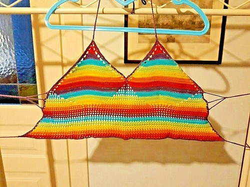 Top crochet arcobaleno fatto - , a