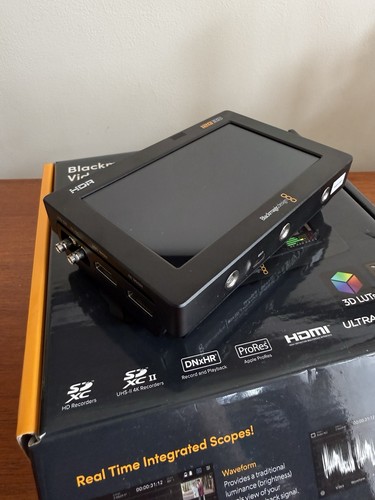 Blackmagic video assist - video,