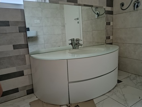 Mobile bagno sospeso bianco