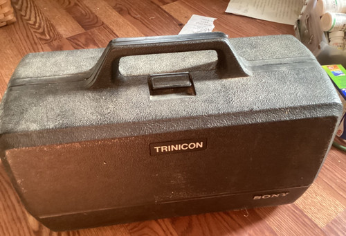Sony hvc 2200 - trinicon, color