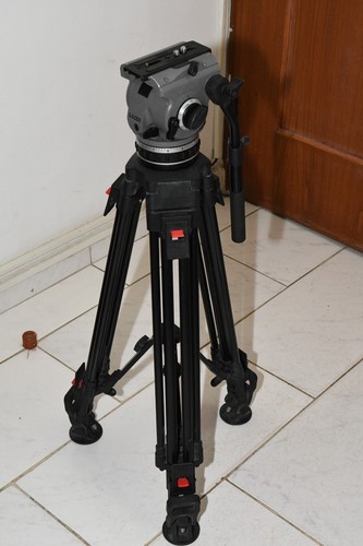 Sistema treppiede laser